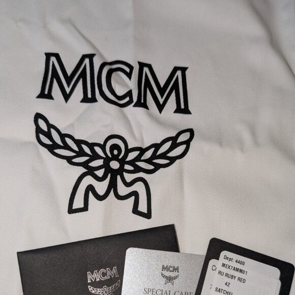 MCM Men’s Large Logo Slides Ruby Red Gold Size 42 EU / 9 US With Box & Dust Bag - Picture 11 of 13